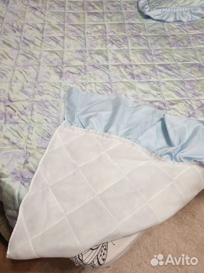 Покрывало с подушками