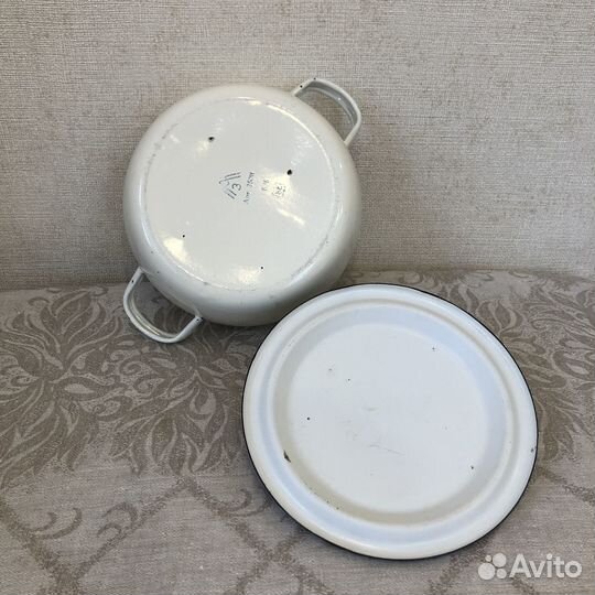 Эмалированная кастрюля 2,2 л