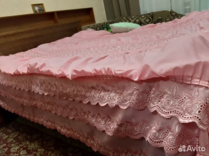 Покрывало на кровать+ 2 наволочки