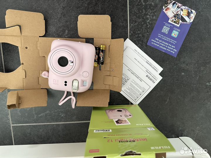 Fujifilm instax mini 12 розовый и картридж pink