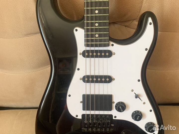 Продам электрогитару Rockdale