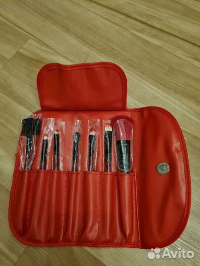 Кисти макияж