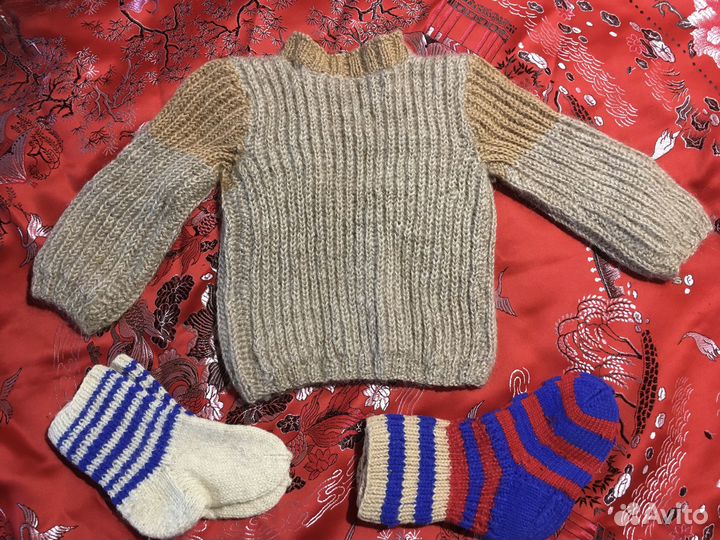 Комплект: две кофты и носки 2 пары деткам