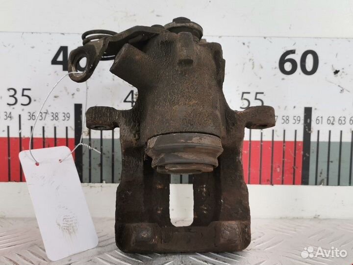 Суппорт задний правый для Audi A4 B5 8D0615424