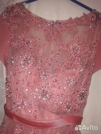 Вечернее платье