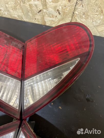 Фонарь в крышку багажника, задний правый,левый