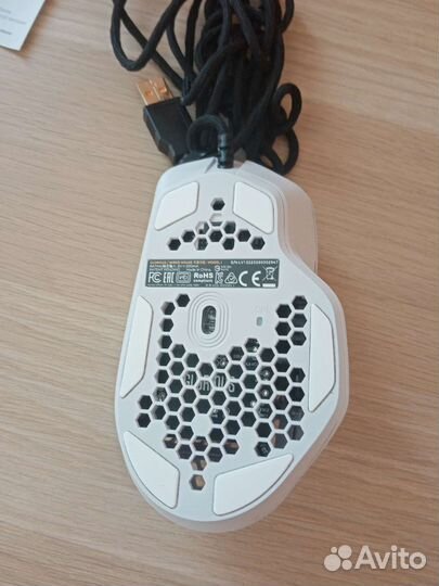 Glorious model i белая