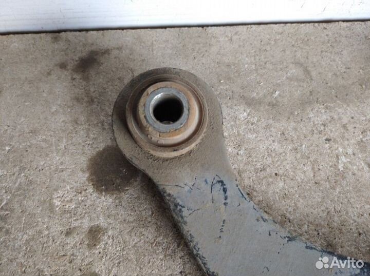 Рычаг задний левый Toyota Avensis II 2003-2008