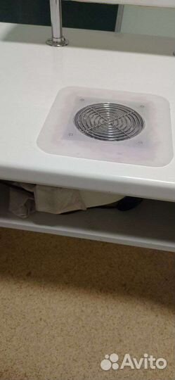 Маникюрный стол с вытяжкой бу