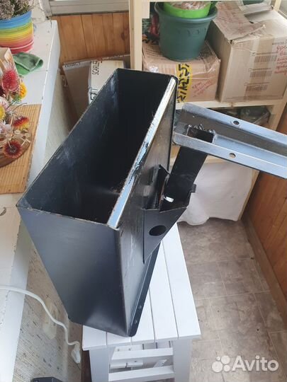 Полка на кронштейне