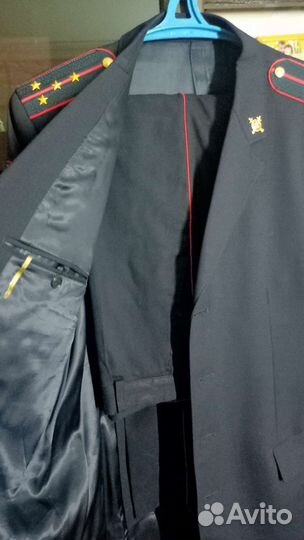 Китель и брюки полиция