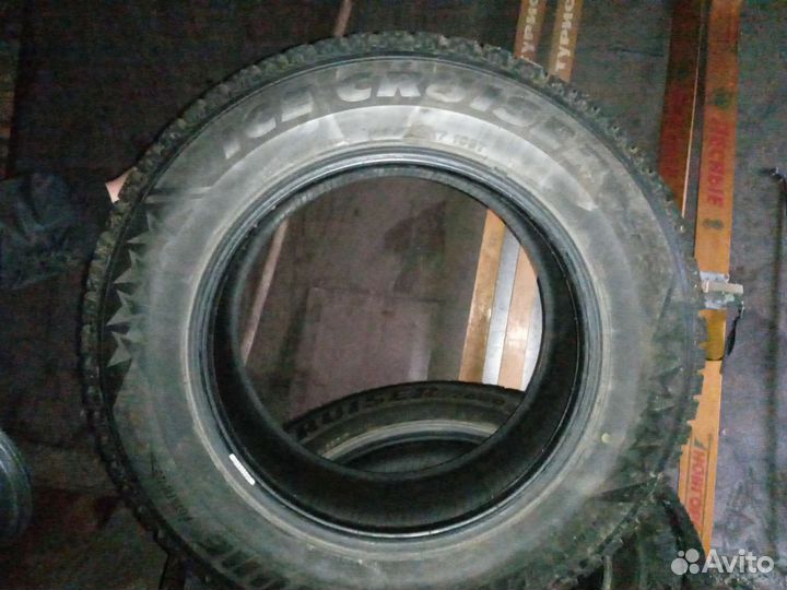 Bridgestone Ice Cruiser 7000 235/65 R17