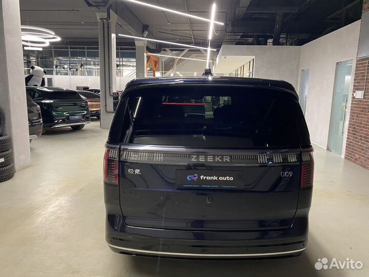 Zeekr 009 544 л.с. AT, 2023, 25 874 км