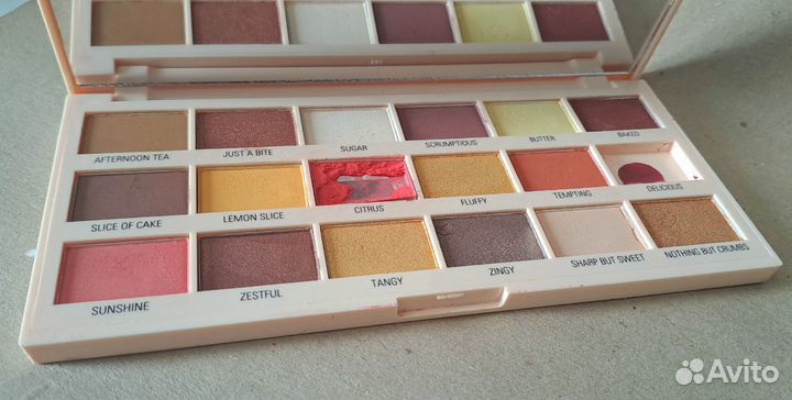 Палетка теней для век Makeup Revolution Lemon Driz