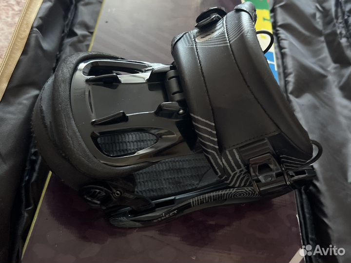 Продаю сноуборд с крепленями