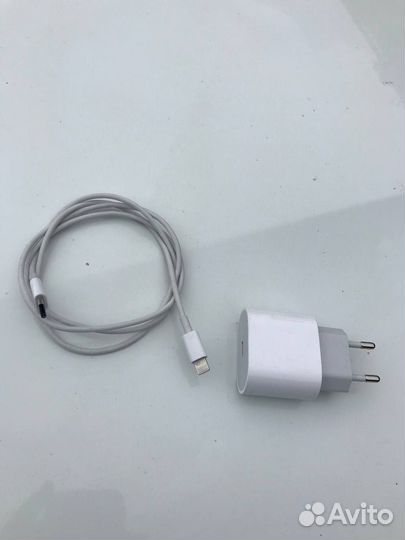 Зарядка на iPhone 20w