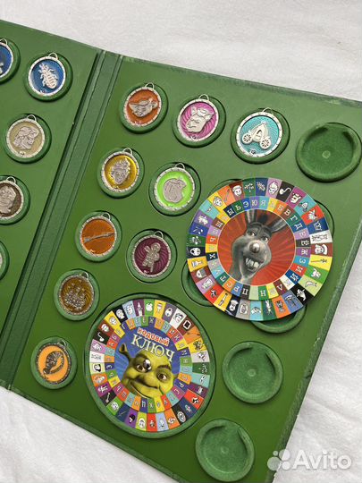 «Шрек», 29 амулетов и 2 кодовых ключа с кейсом