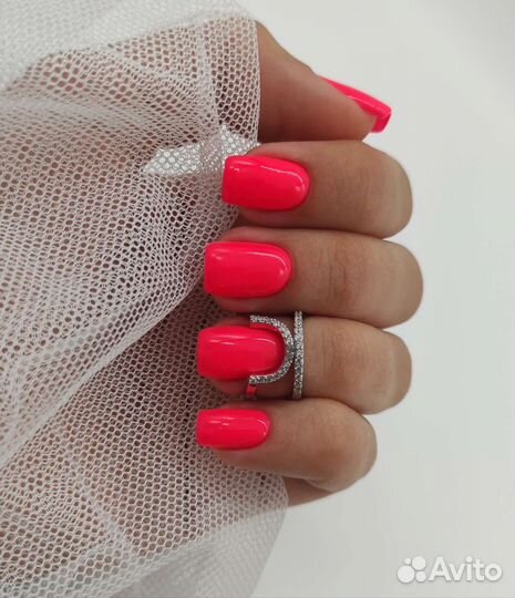 Маникюр и педикюр