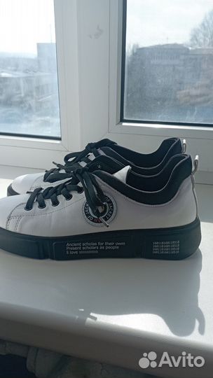 Спортивные туфли 39 размер