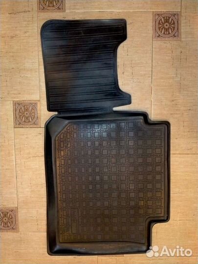 Автомобильные коврики резиновые