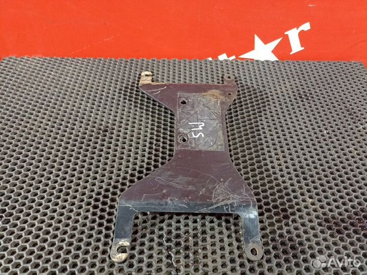 Кронштейн фильтра грубой очистки Man TGX