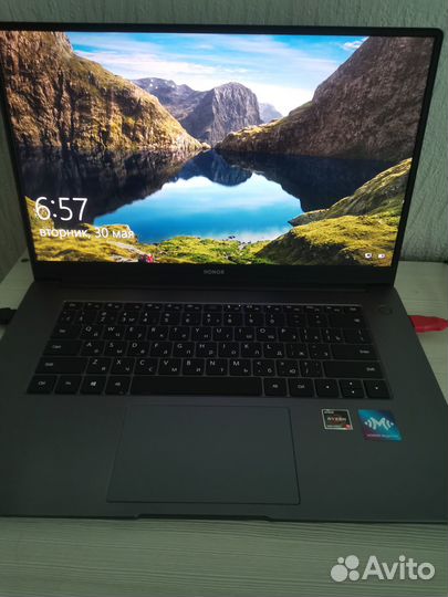 Продам ноутбук, гарантия до октября 2023гг