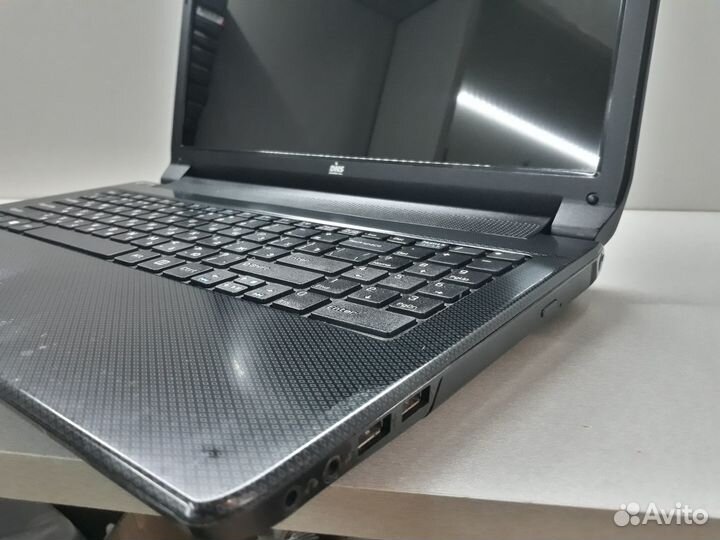 Ноутбук DNS A35YA для мультимедии и офисных задач