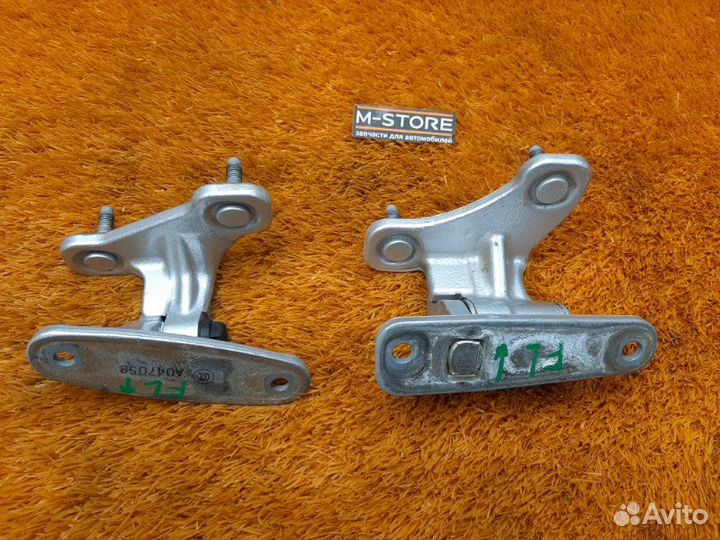 Петля двери передняя левая Mercedes-Benz E-Class