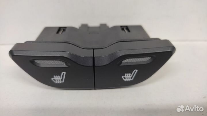 Блок управления подогревом сидений Лада Веста