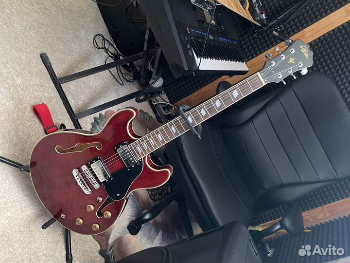 Гитара полуакустика aria