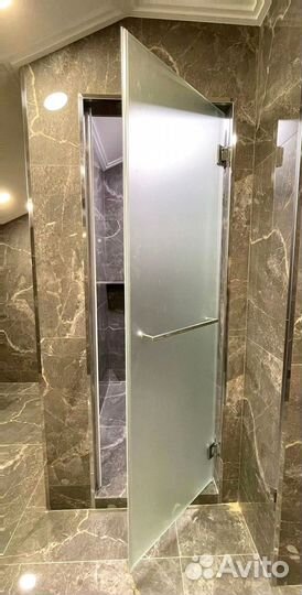 Стеклянная дверь по индивидуальным размерам