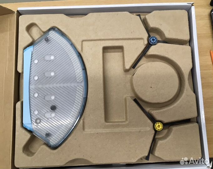 Робот-пылесос Midea M7