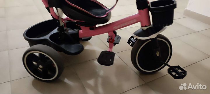 Велосипед детский трёхколёсный с ручкой