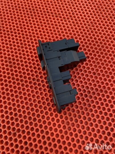 Блок управления зеркалами Mitsubishi Carisma