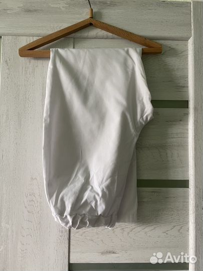 Медицинские халаты и костюмы