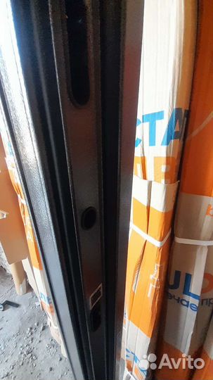 Дверь входная уличная 90мм. 3 уплотнителя
