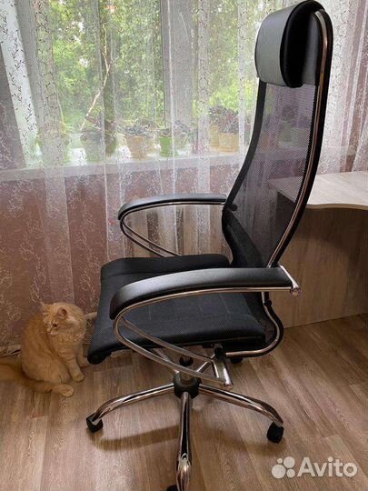 Офисное кресло
