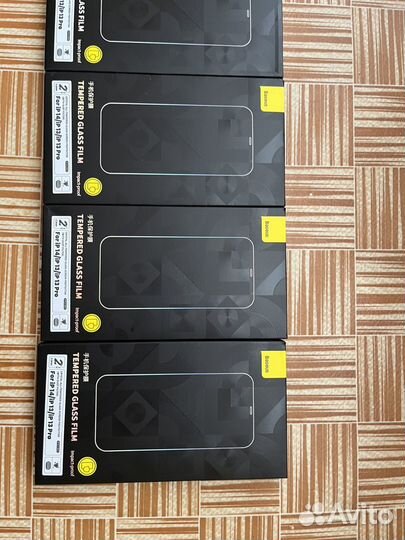 Baseus. Защитное стекло на iPhone 14, 13, 13 pro