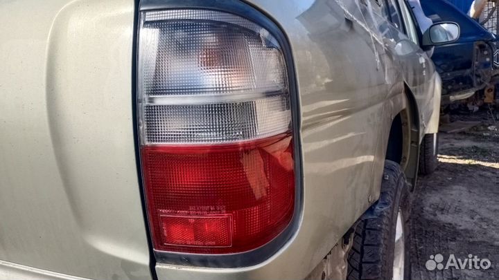 Фонарь задний правый Infinity QX4 1996-2000 г