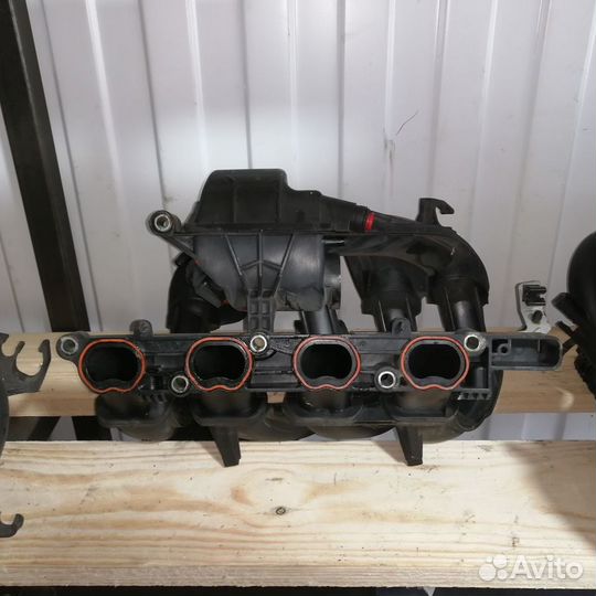 Коллектор впускной Ford Focus 2 1.6 100 лс