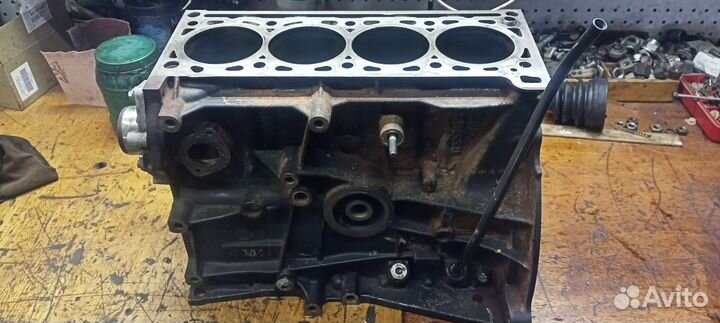 Блок двигателя F4R