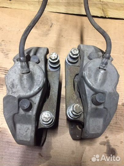 Суппорта передняя Bmw E60