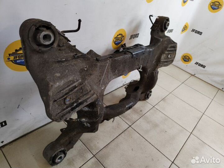 Подрамник задний Land Rover Range Rover 4 L405 4.4