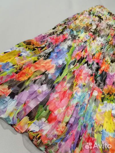 Длинная яркая юбка в складку плиссе на резинке