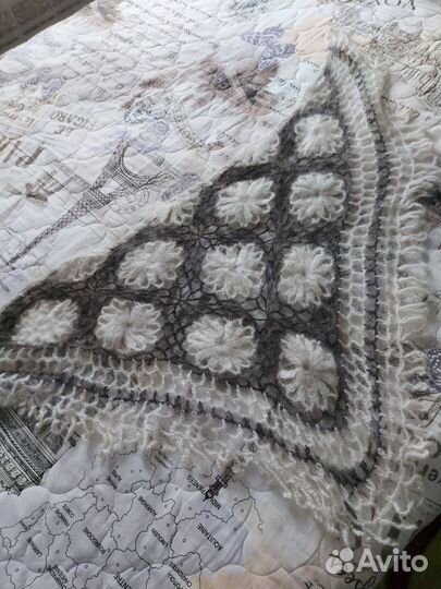 Пуховый платок шаль