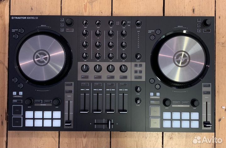 Native Instruments Traktor Kontrol S3 (Код A538)