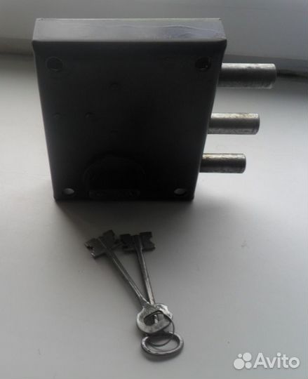 Замок гаражный накладной. б/у