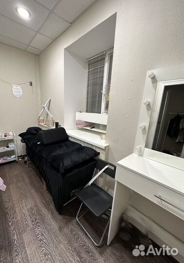 Аренда места для бровиста + кушетка