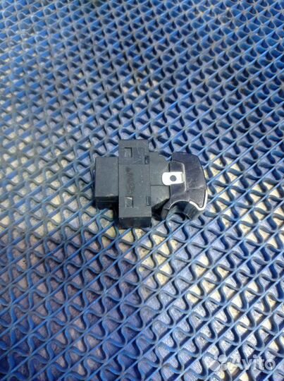 Кнопка стеклоподъемника Lifan Solano седан LF481Q3