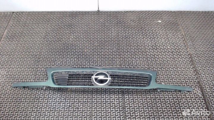 Решетка радиатора Opel Astra F, 1996